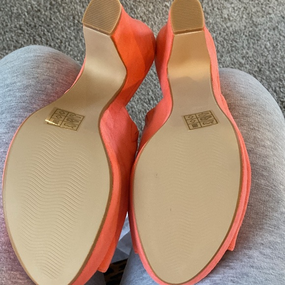 Adorable slip on shoes by Allegra K. Never worn. - Picture 4 of 4